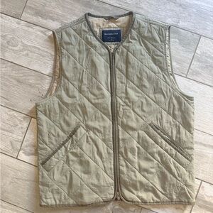 Abercrombie & Fitch Quilted Vest in Light Olive